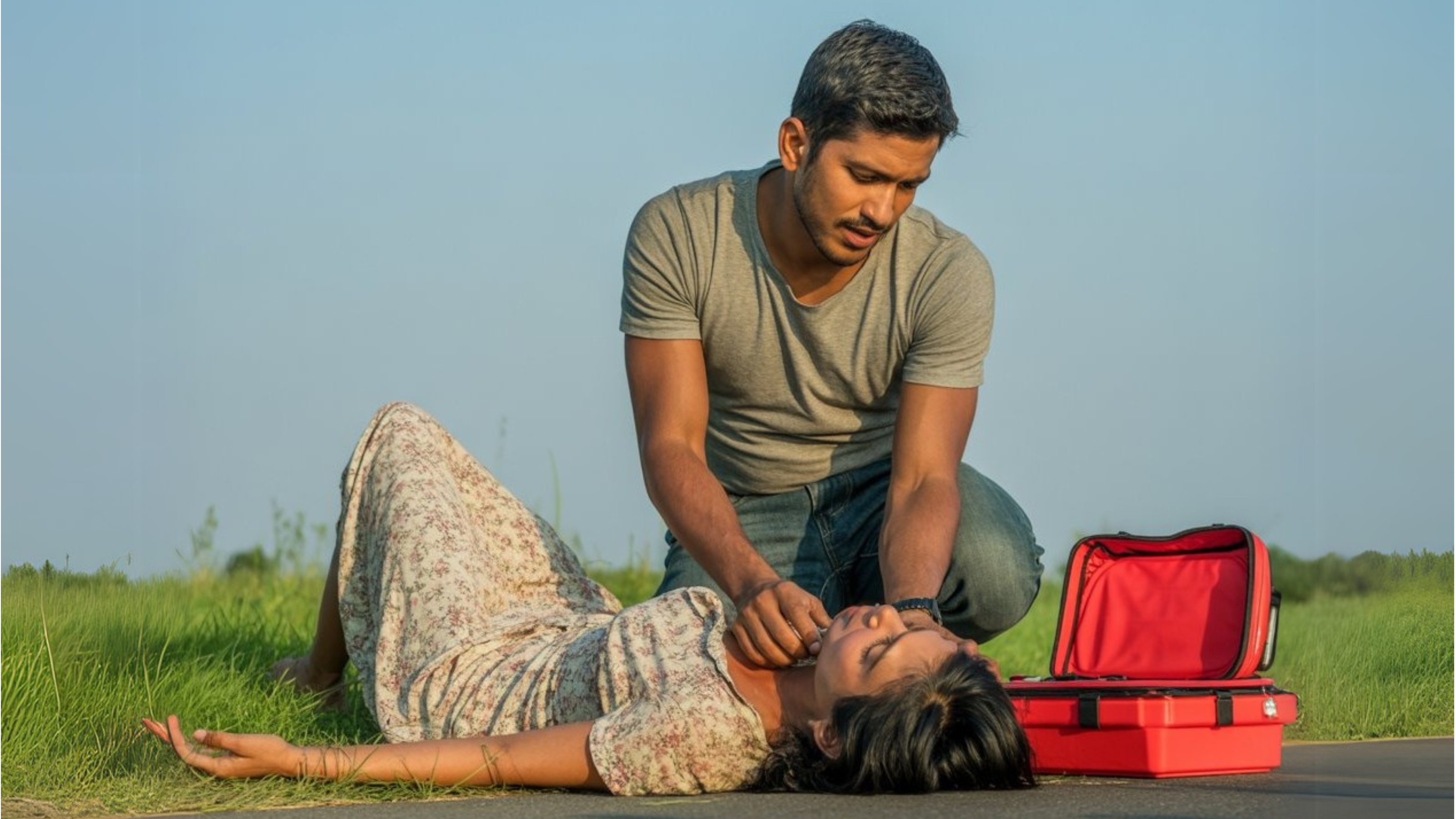 Correct Way to Transport an Unconscious Victim – First Aid Guidelines You Must Know